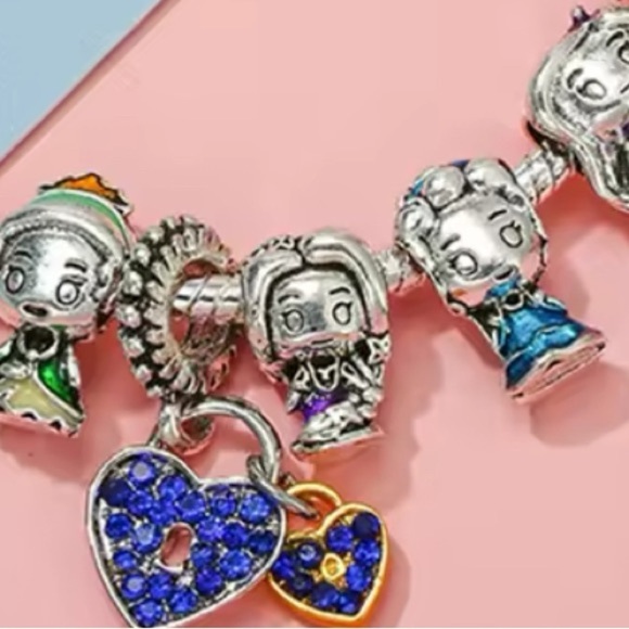 925 Sterling Silver Various Disney Princesses Characters Loaded Charm Bracelet - Picture 2 of 3
